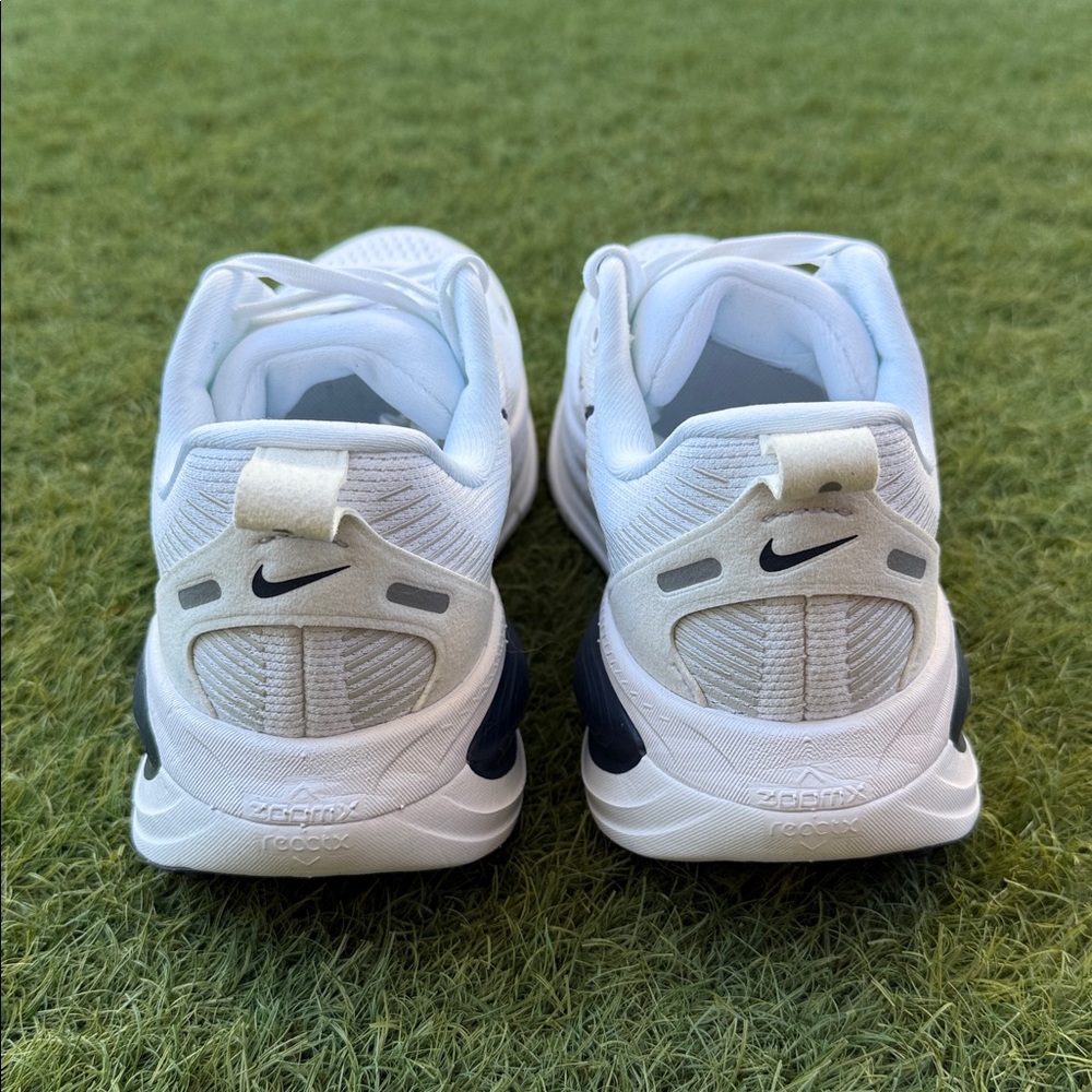 Nike Vomero 18 TB - Picture 3 of 6